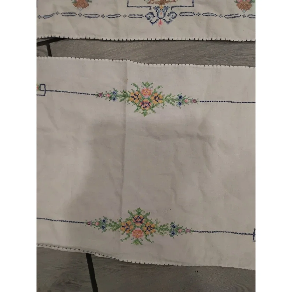 Vintage Hand Embroidered Floral Basket Table Runner Set Cross Stitch‎ White 2pc